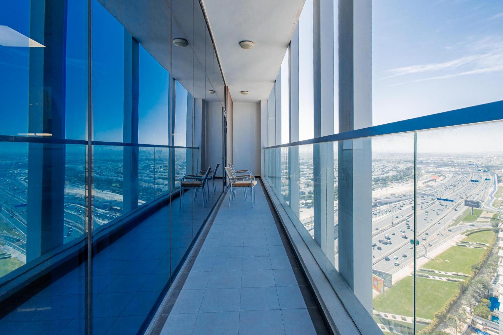 Welhome - Opulent Retreat With Panoramic Cityscape Views *