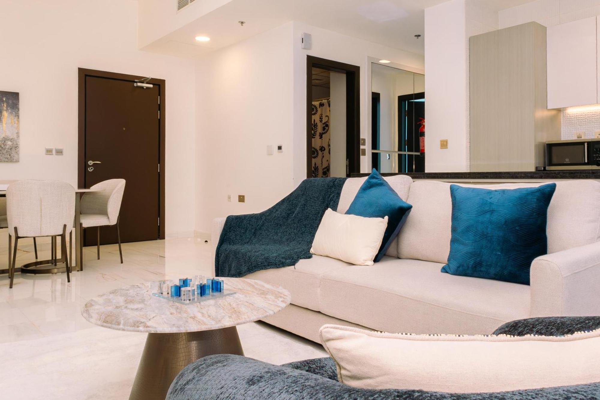 Apartment Welhome - Opulent Retreat With Panoramic Cityscape Views