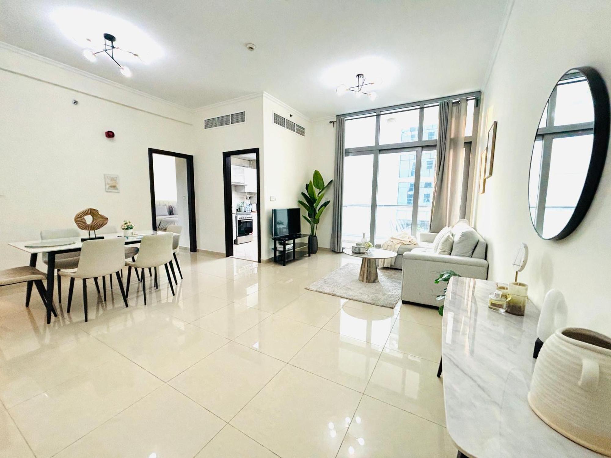 Apartment Luxury One Bedroom In Marina Dubai