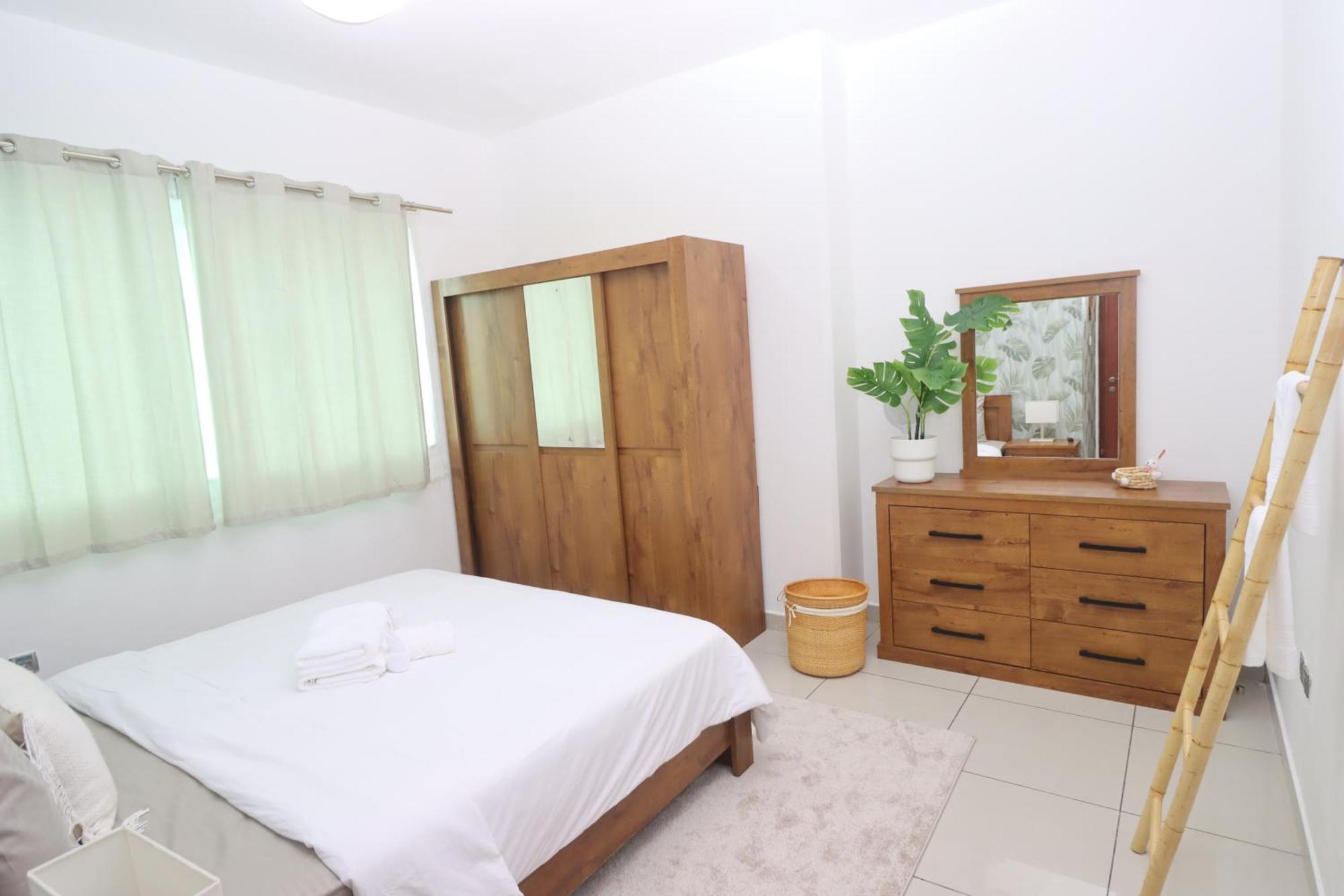 Vista Lavisha Vacation - Elegant 1bdr With Stunning Sea View And Partial Canal View *