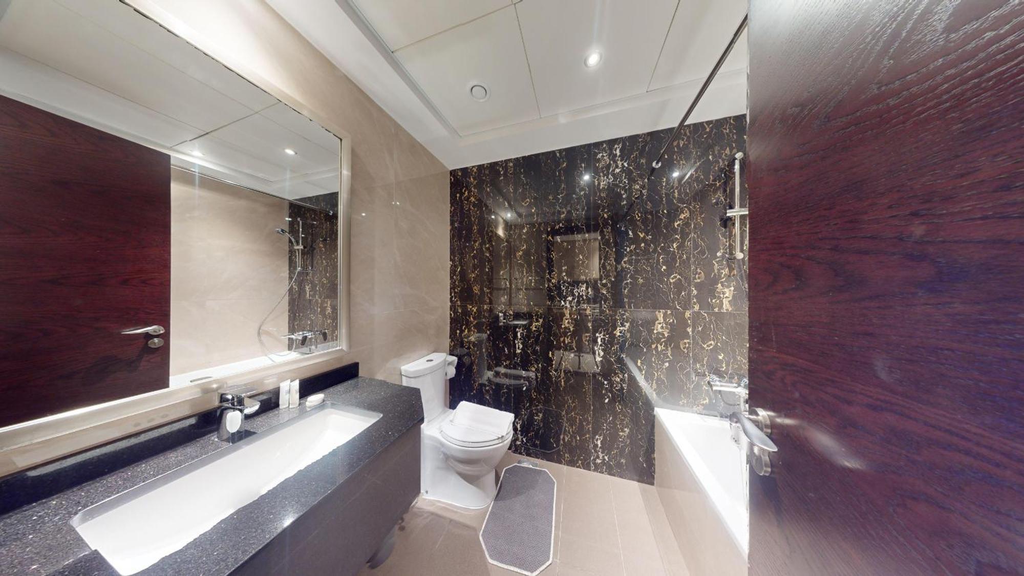 Primestay- Elegant With Canal View - Elite Downtown Apartment *