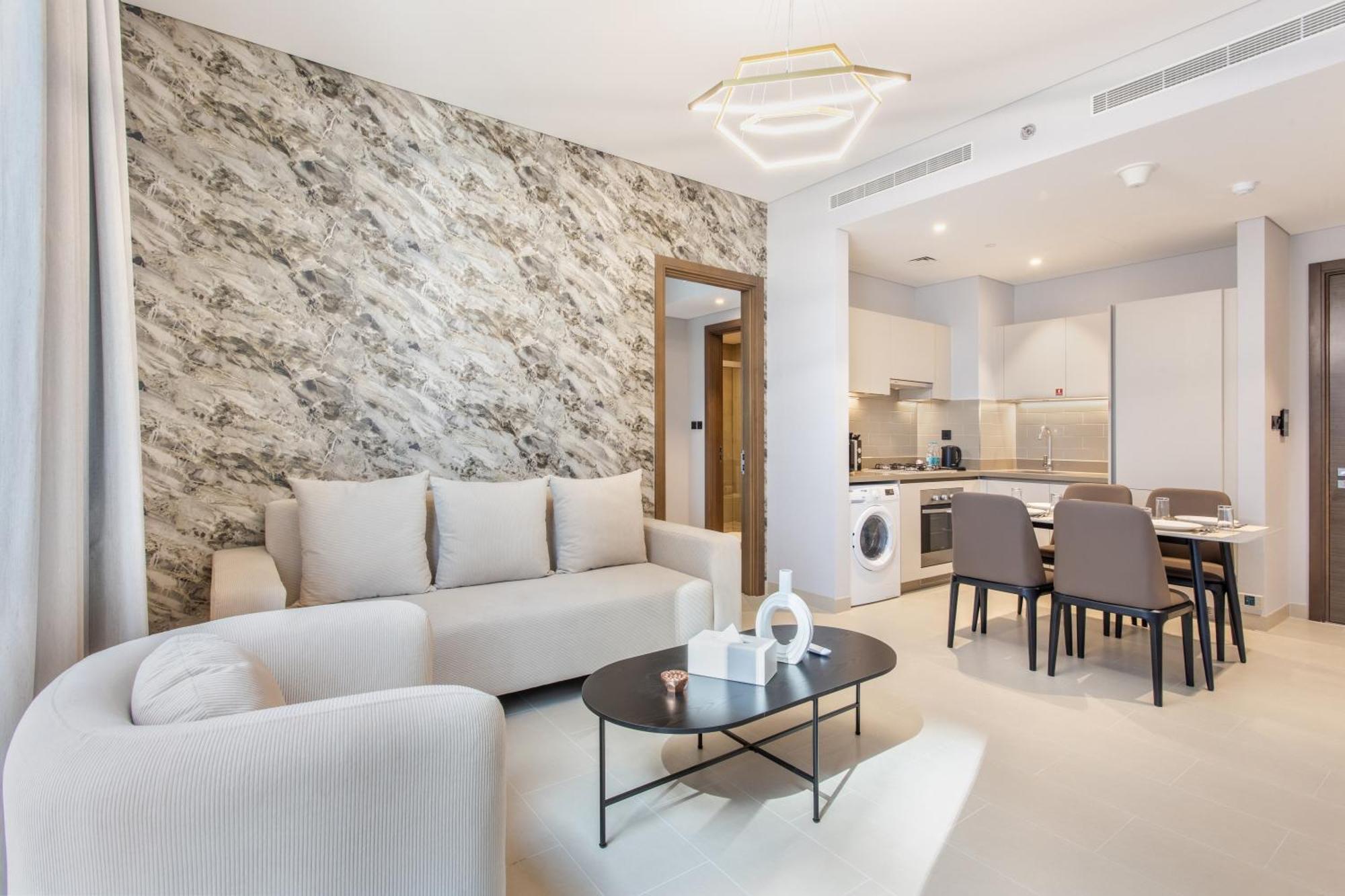 By Latinem Luxury 2br Cv A2713 Near Mall Apartment