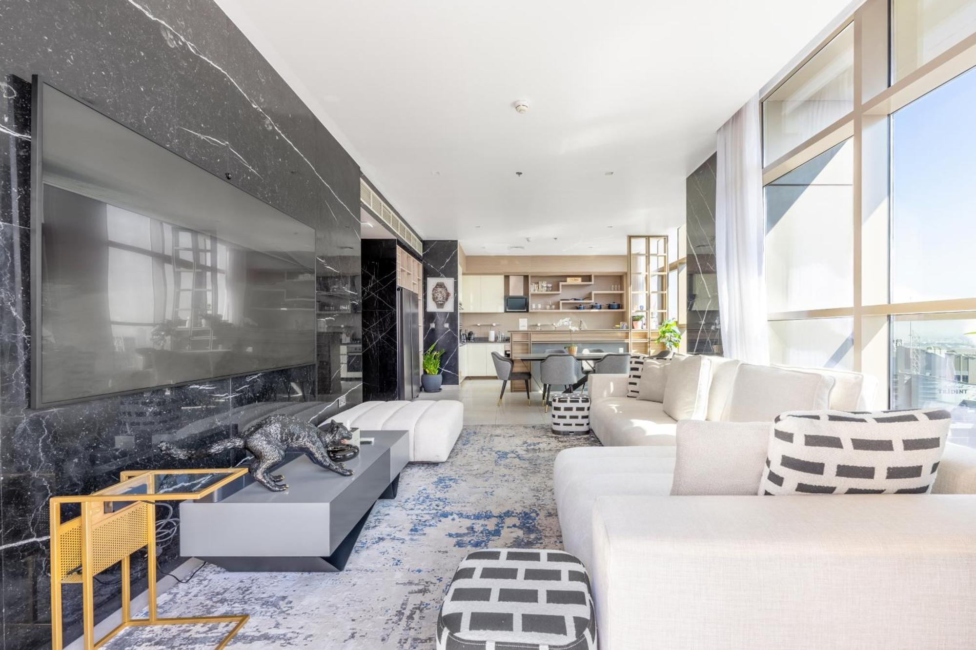 Exclusive Marina - Posh 3br With Stunning Views Apartment