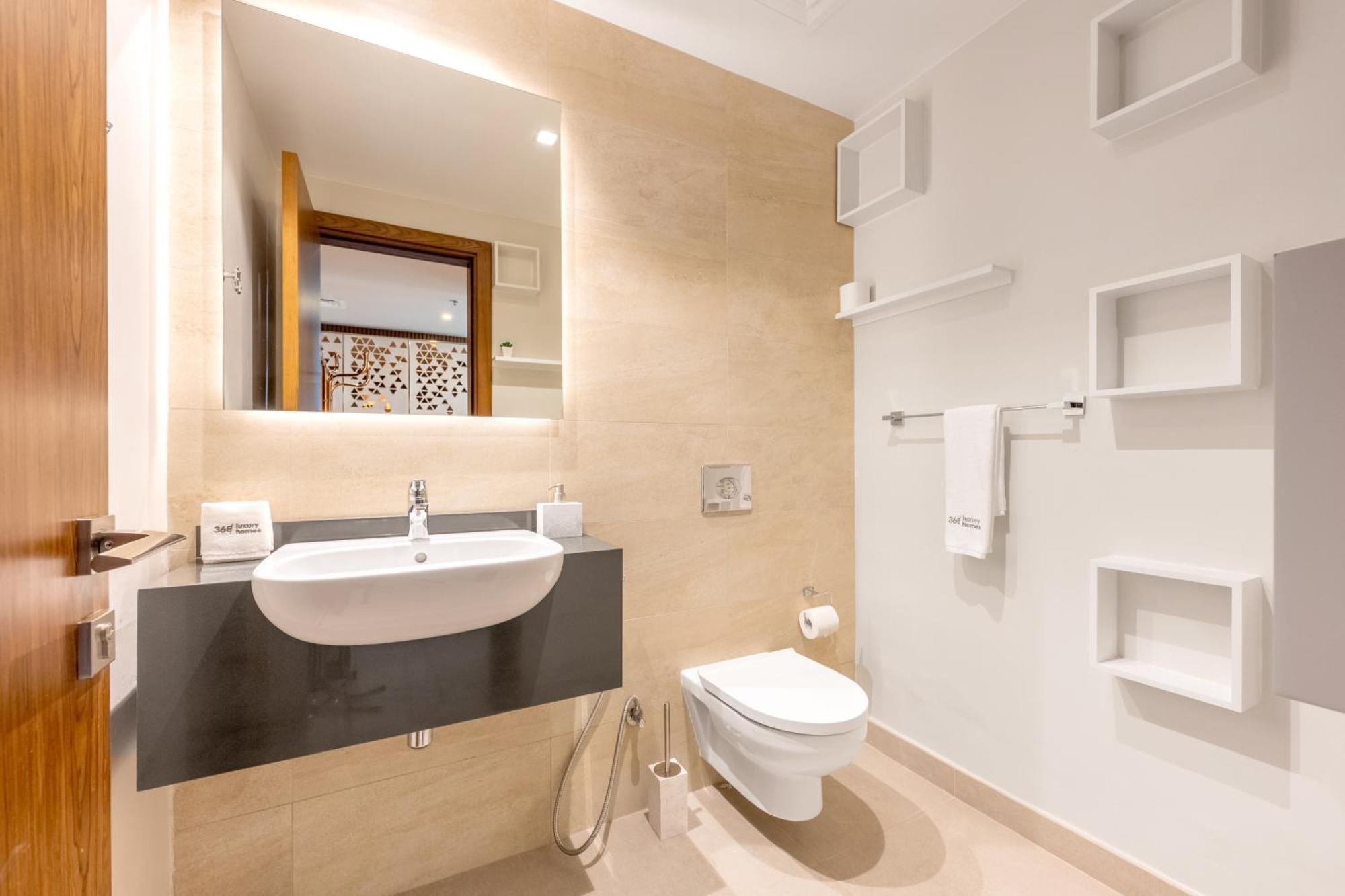 Exclusive Marina - Posh 3br With Stunning Views Apartment *