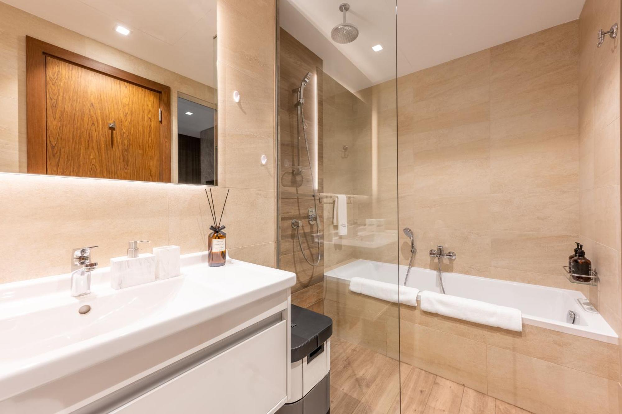 Apartment Exclusive Marina - Posh 3br With Stunning Views Dubai