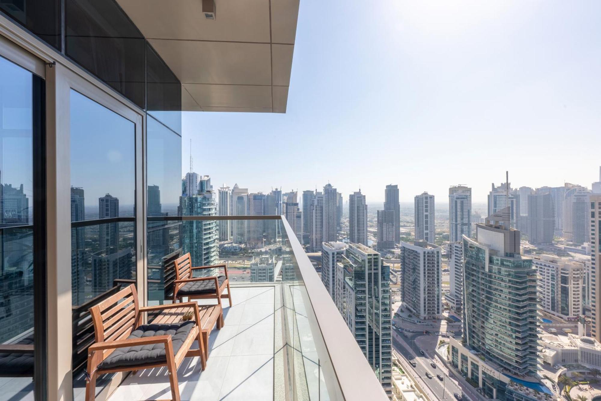 Exclusive Marina - Posh 3br With Stunning Views