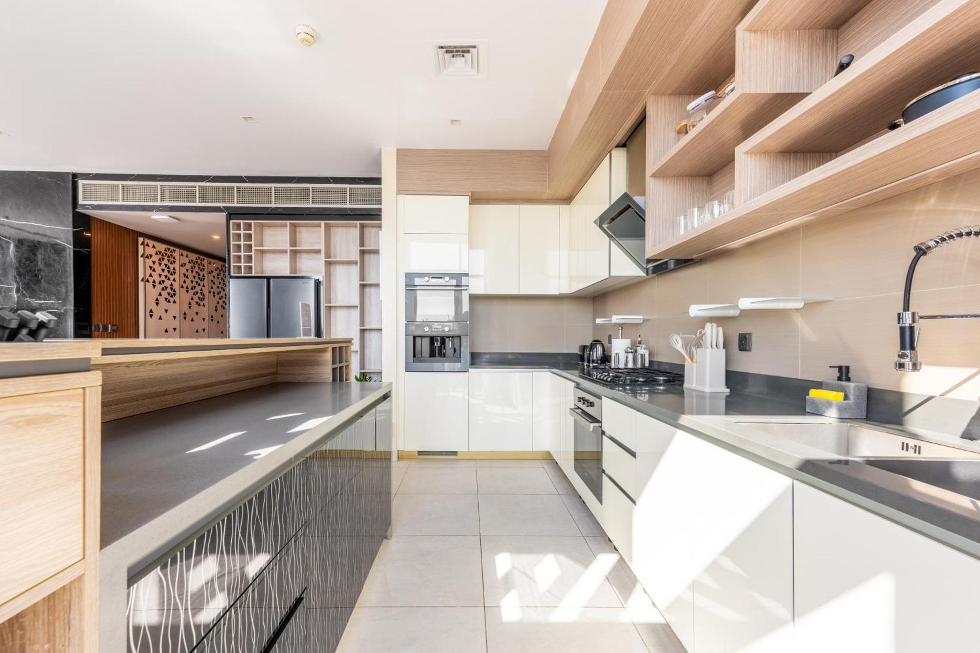Exclusive Marina - Posh 3br With Stunning Views Apartment *