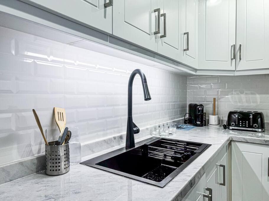 Dreamshoma -1b Spacious With A View Dubai
