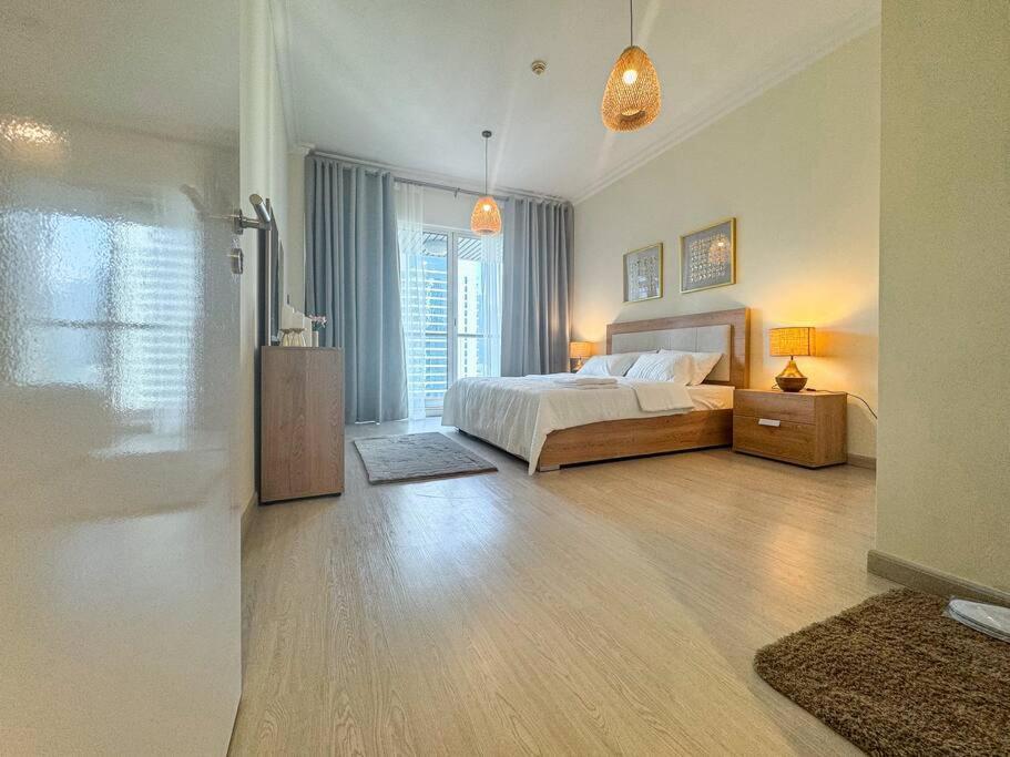 Dreamshoma -1b Spacious With A View Apartment *