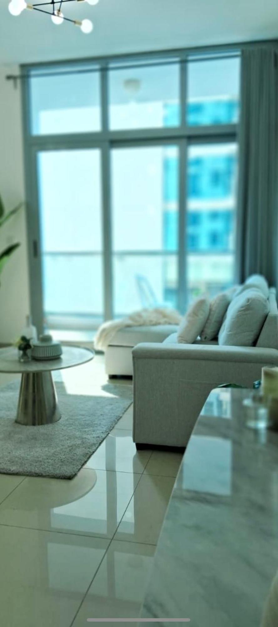 Apartment Luxury One Bedroom In Marina Dubai