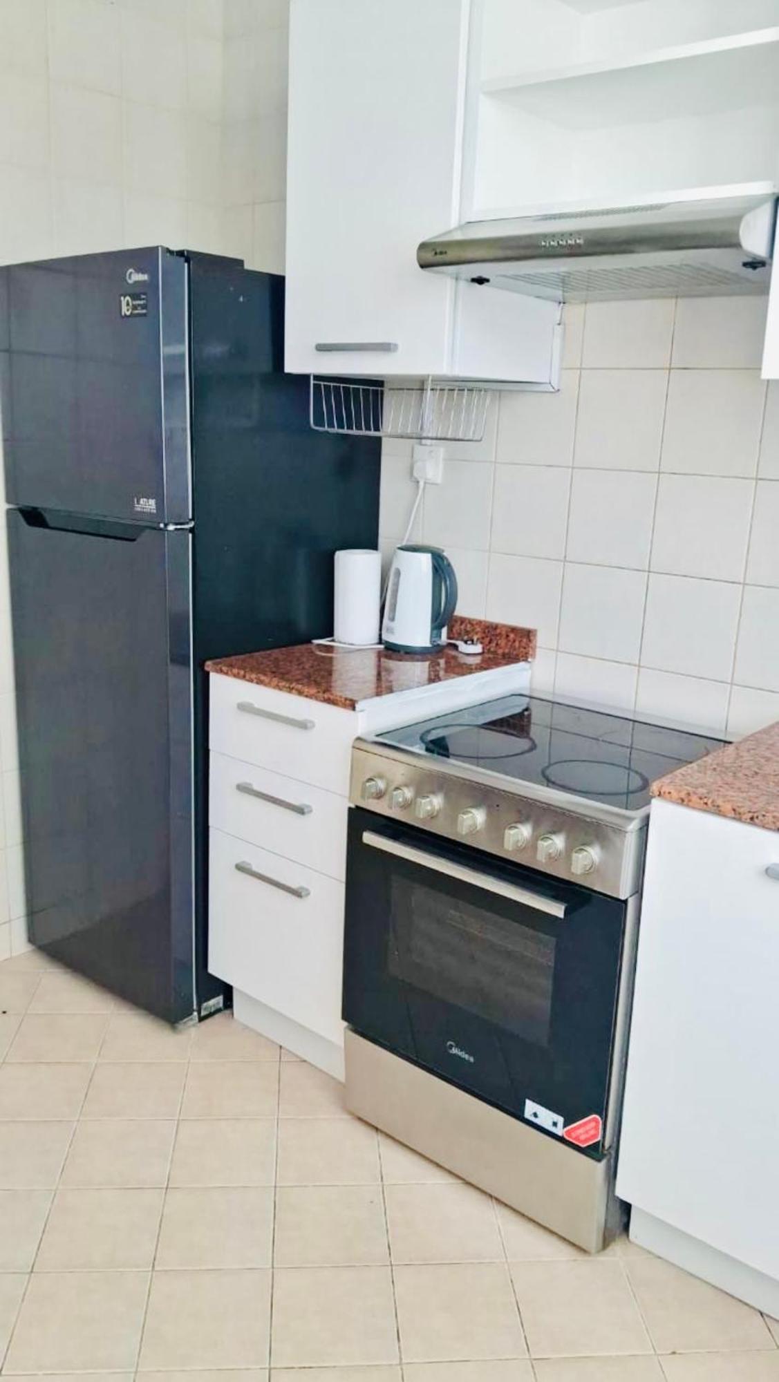 Luxury One Bedroom In Marina *