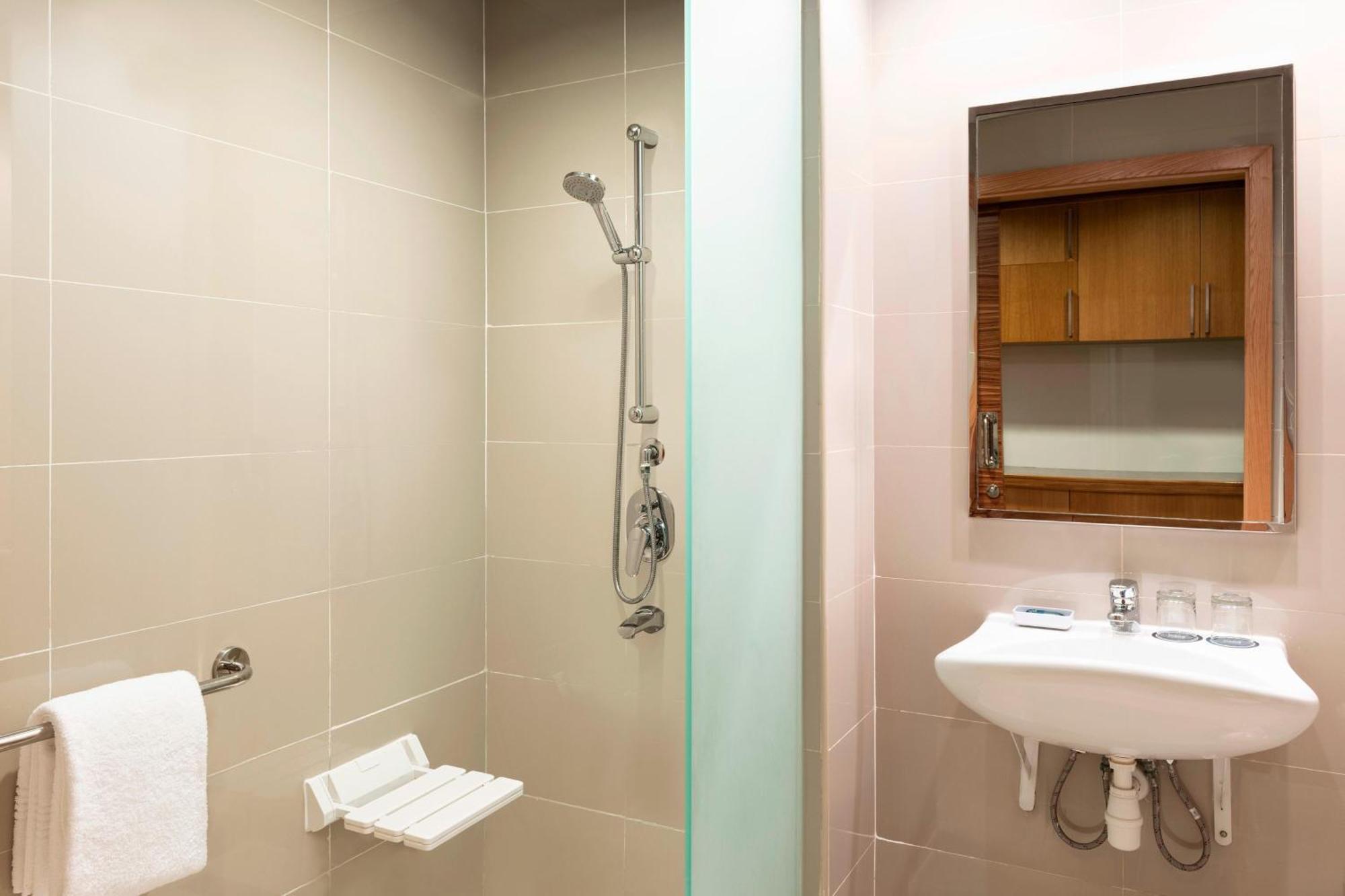 Four Points By Sheraton Bur 4* Dubai