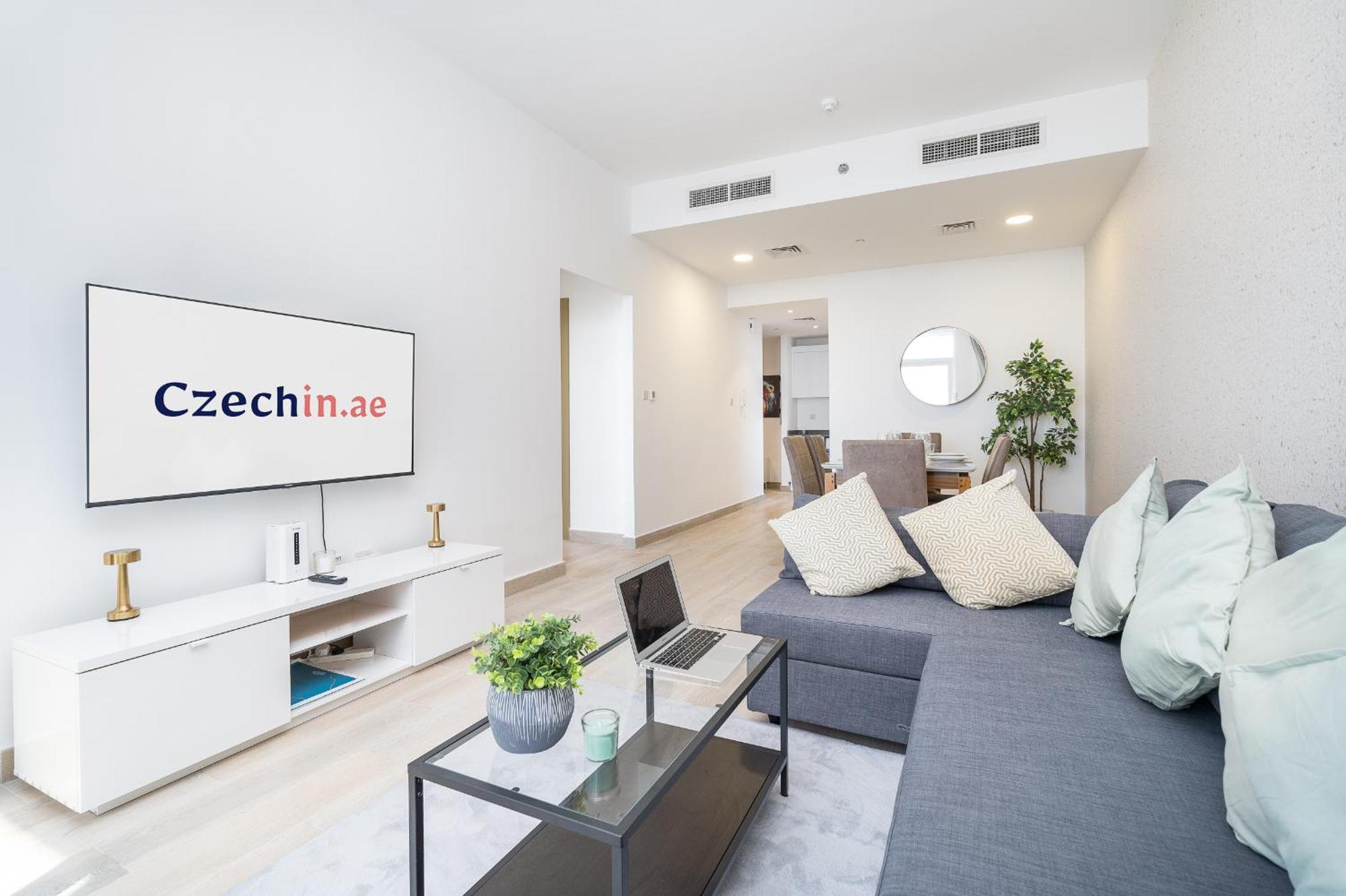 Beautiful Views From 30th Floor & 2bd & Peaceful & Spacious Apartment