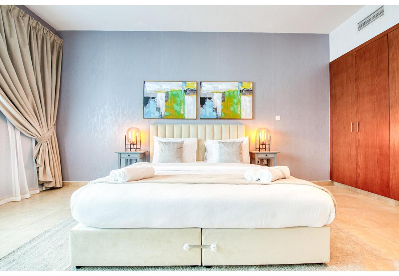 Luxury 1 Bedroom At Mag218 Marina By Pk Holidays Apartment Dubai