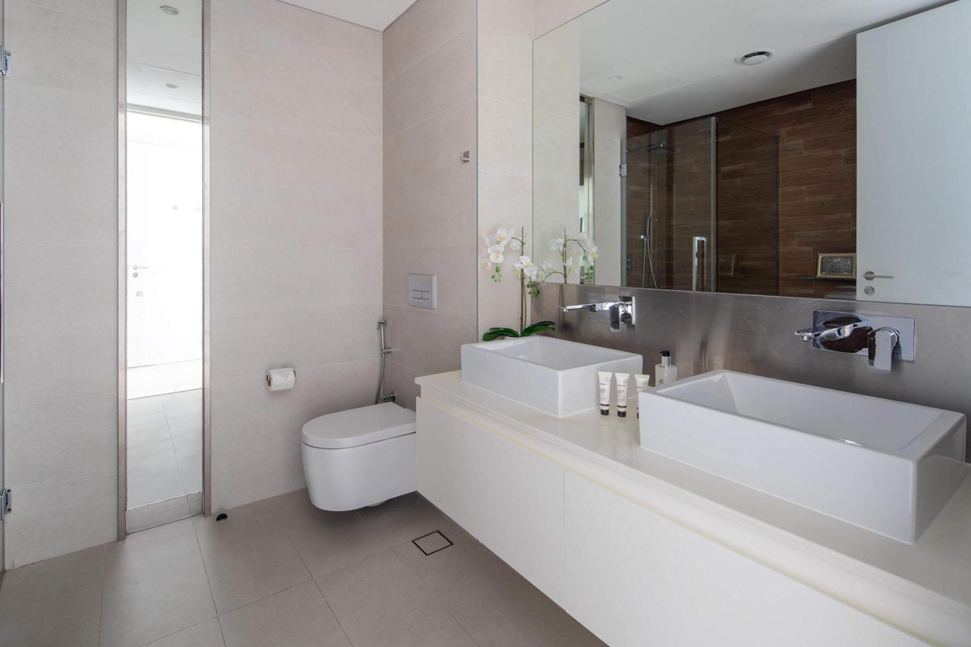 Frank Porter - Bluewaters Residences 7 Apartment