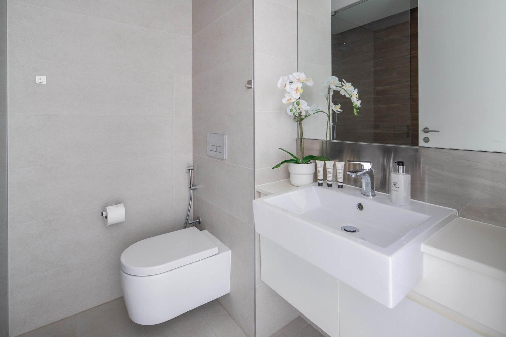 Frank Porter - Bluewaters Residences 7 Apartment *