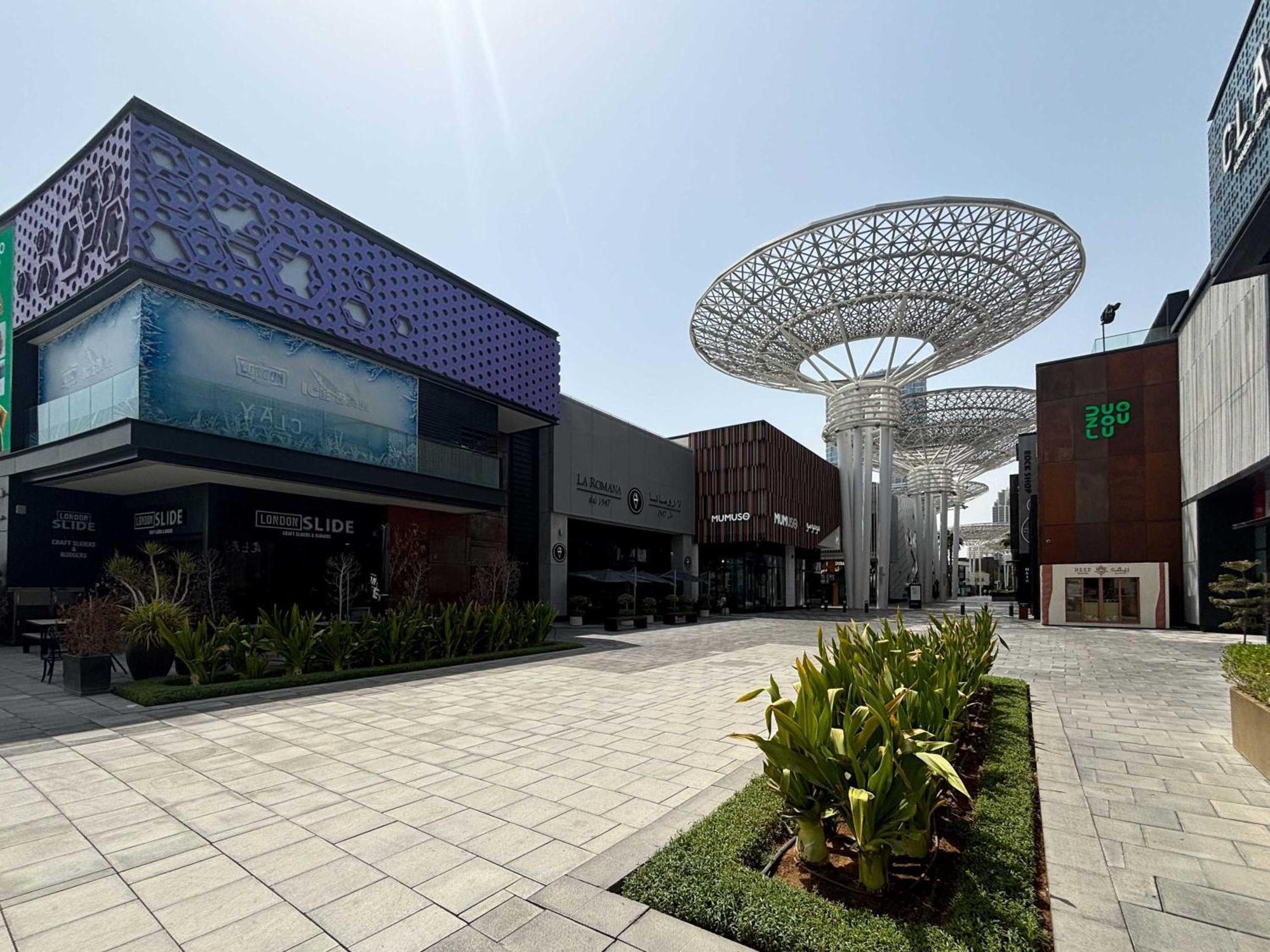 Frank Porter - Bluewaters Residences 7 *