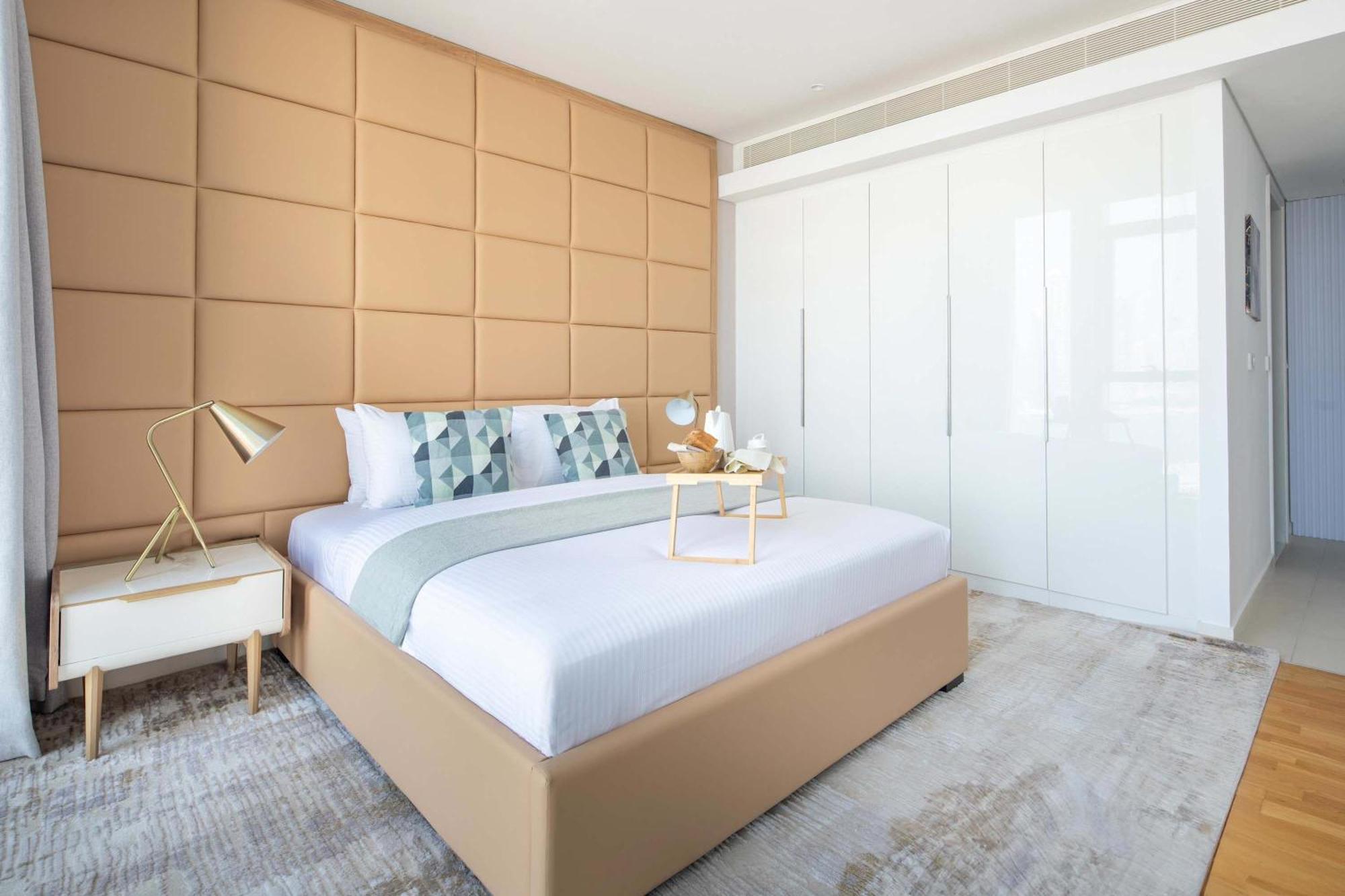 Frank Porter - Bluewaters Residences 7 Apartment