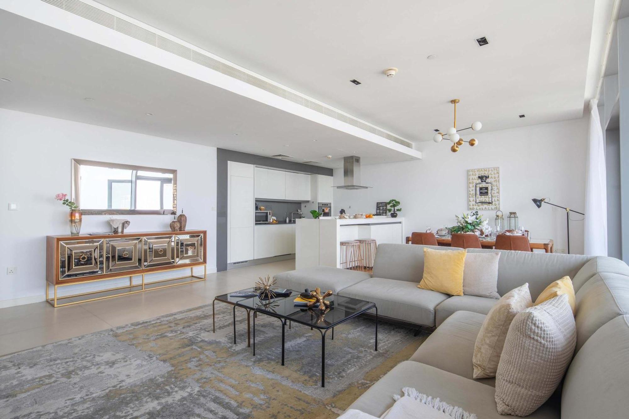 Frank Porter - Bluewaters Residences 7 Apartment Dubai