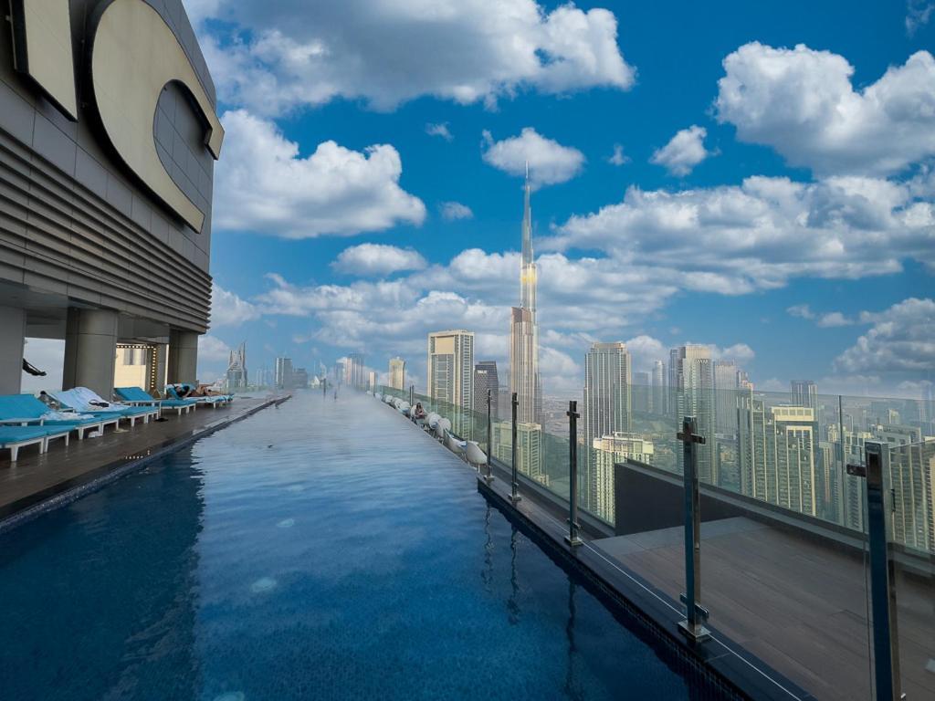 Spectacular Views On High Floor With Infinity Pool Dubai