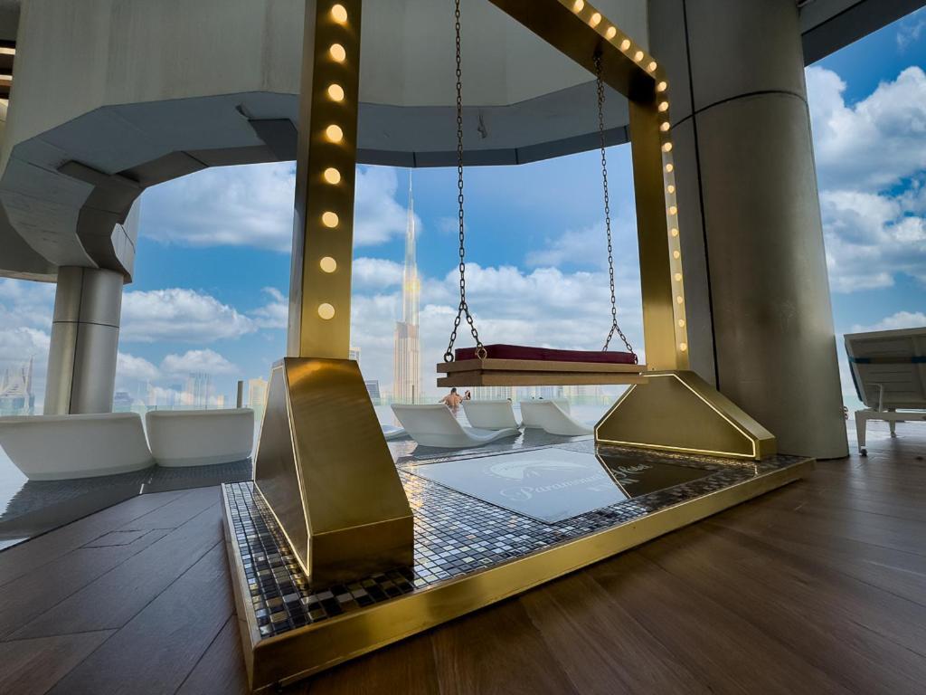 Spectacular Views On High Floor With Infinity Pool Apartment