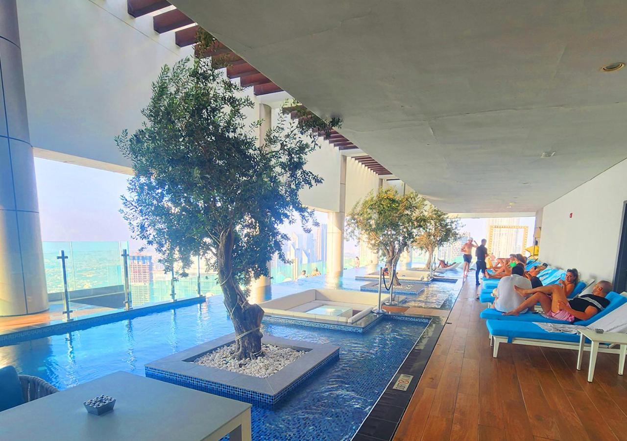 Spectacular Views On High Floor With Infinity Pool