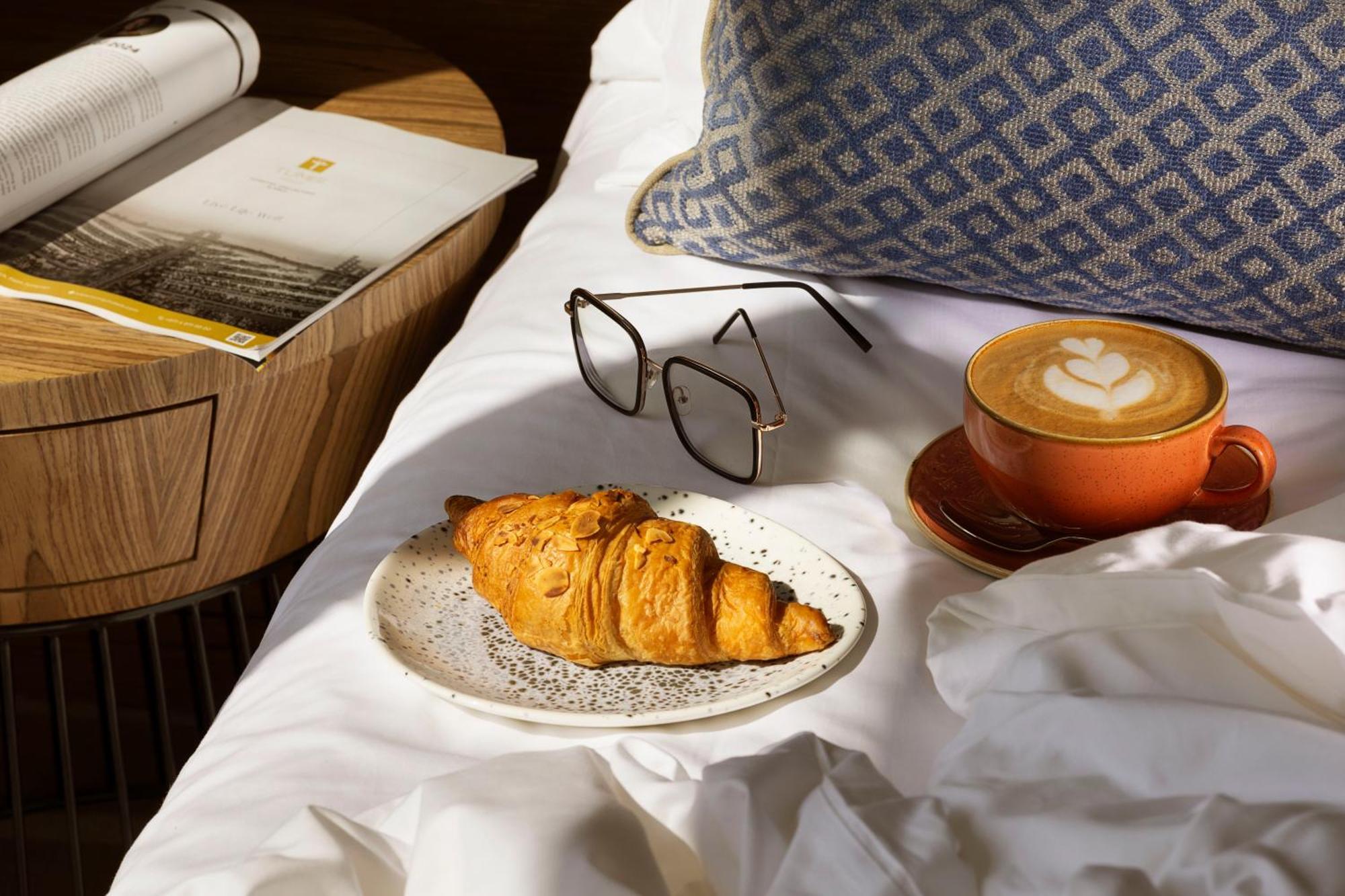 Tumbi West Palm Dubai,tapestry Collection Hilton Hotel 4*