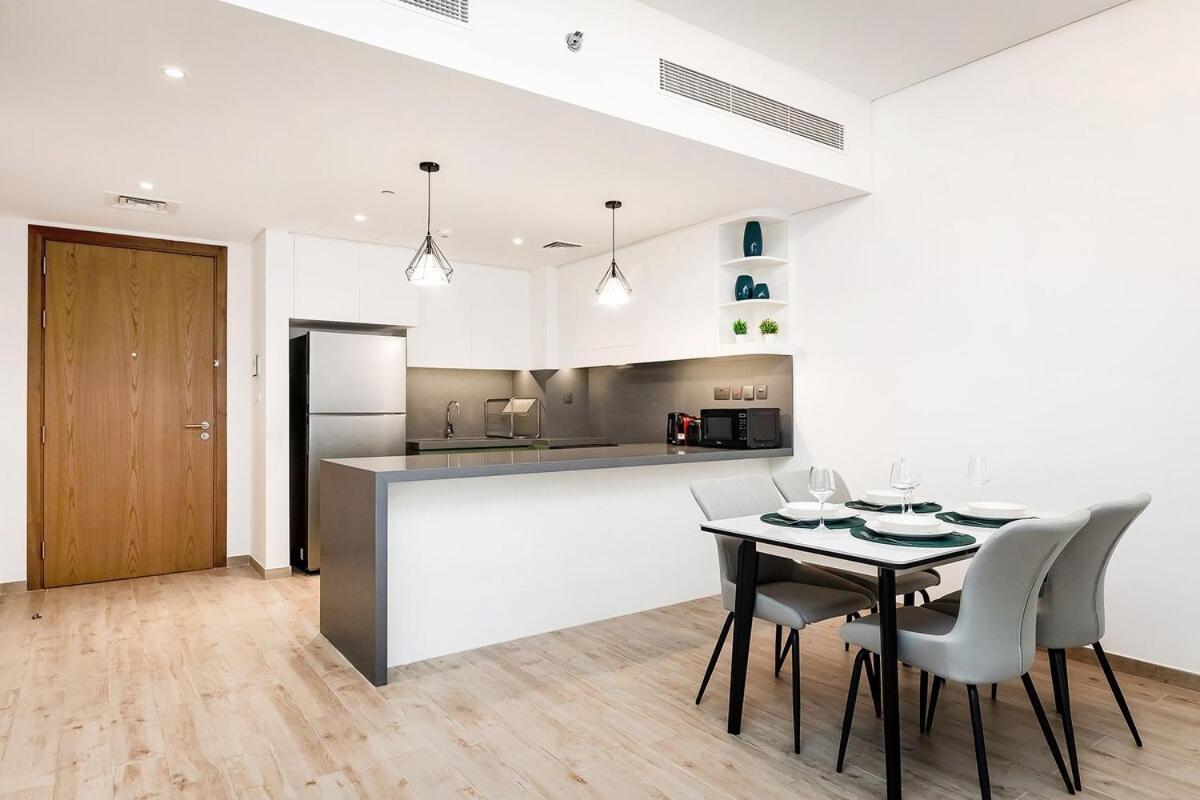 Apartment Walk Planet View 1br Dubai