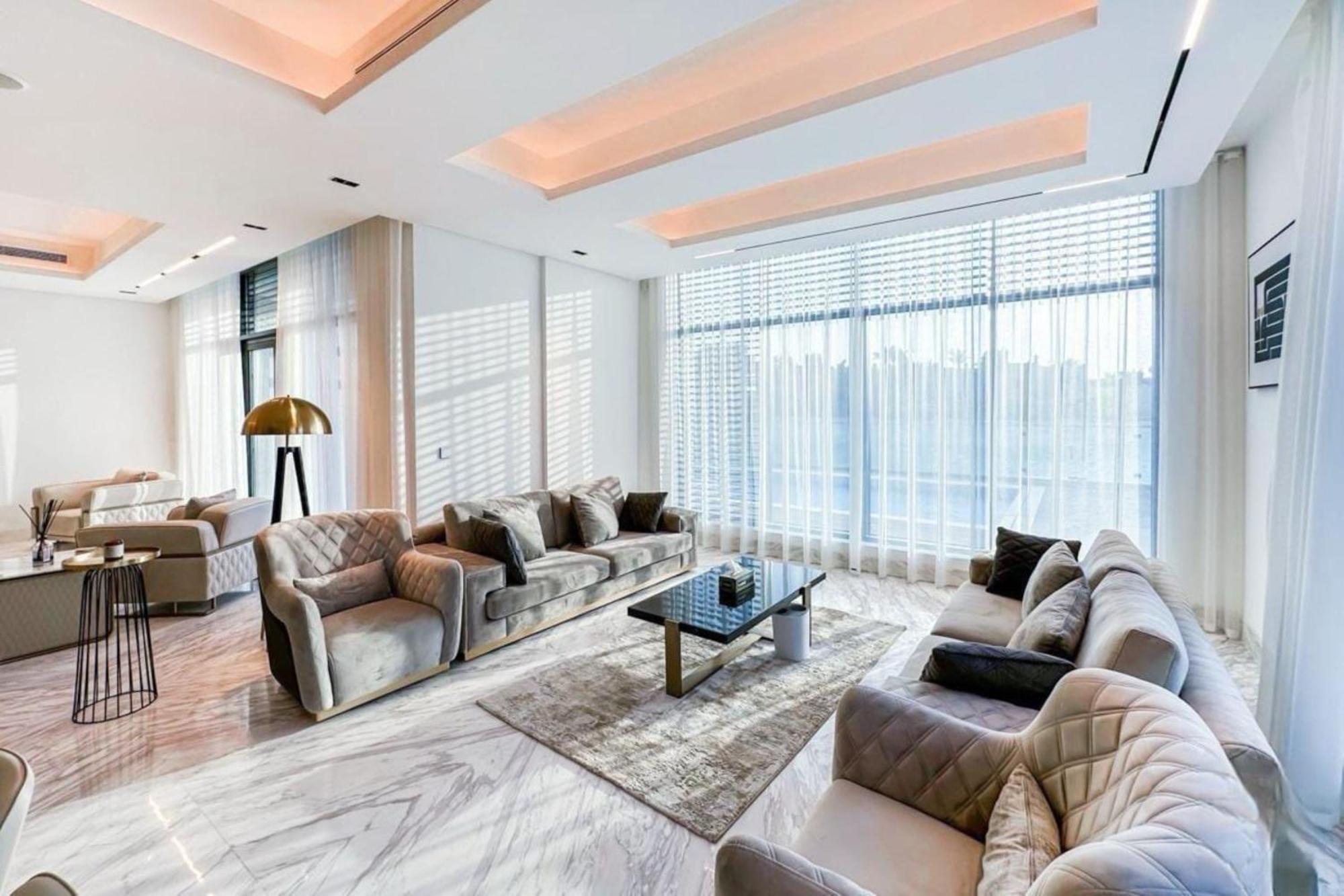 World Class Luxurious 8 Bdr - In Palm Jumeriah Villa *