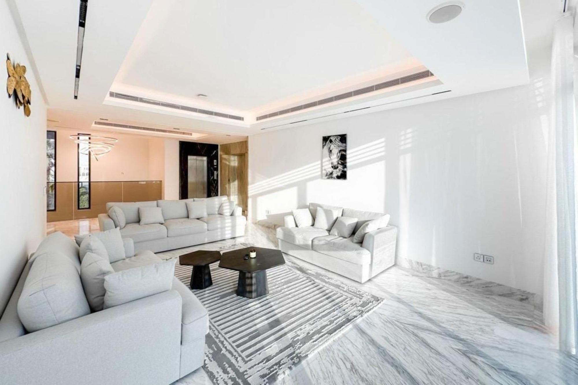 World Class Luxurious 8 Bdr - In Palm Jumeriah Villa Dubai