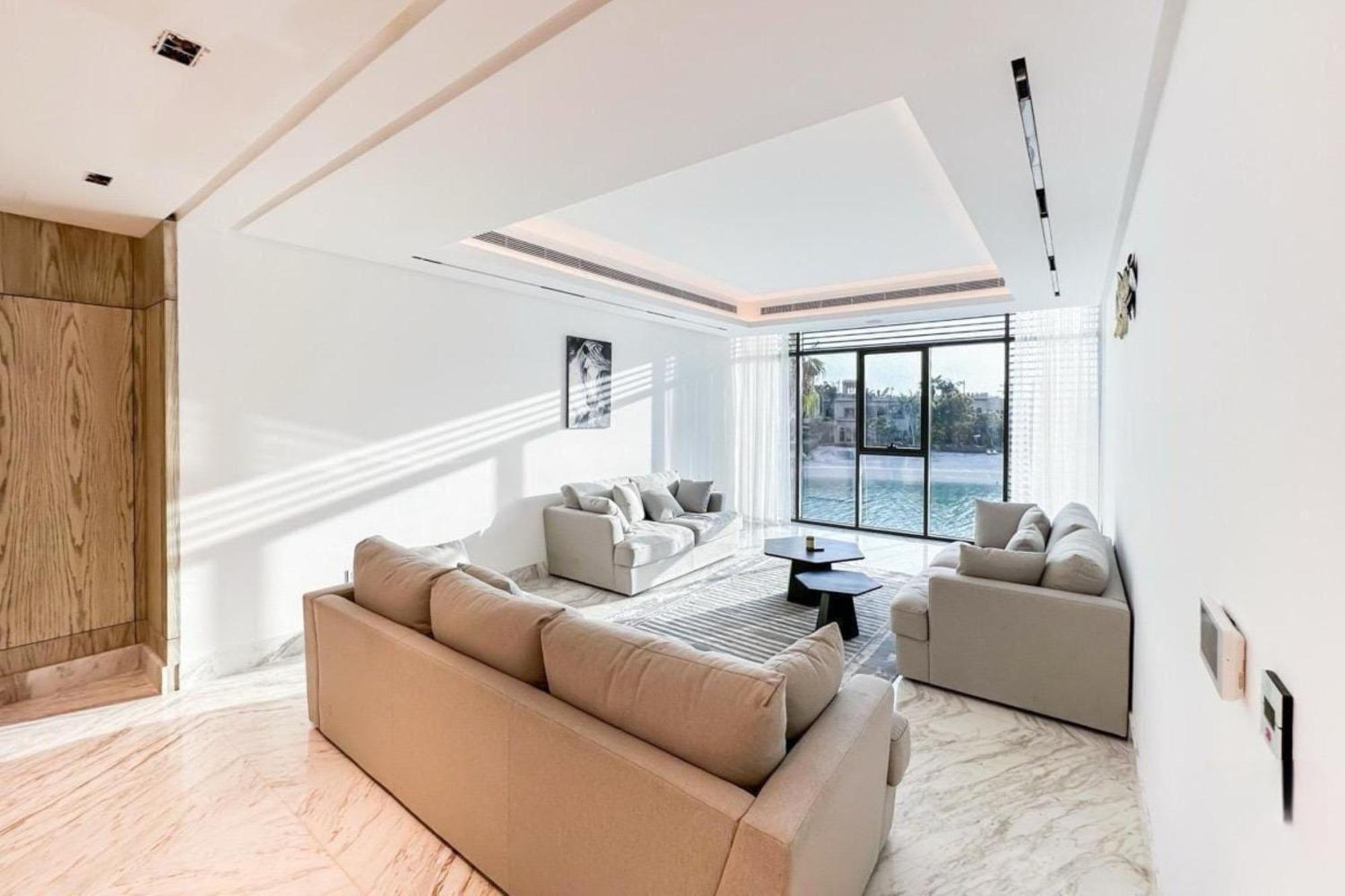 World Class Luxurious 8 Bdr - In Palm Jumeriah Villa *