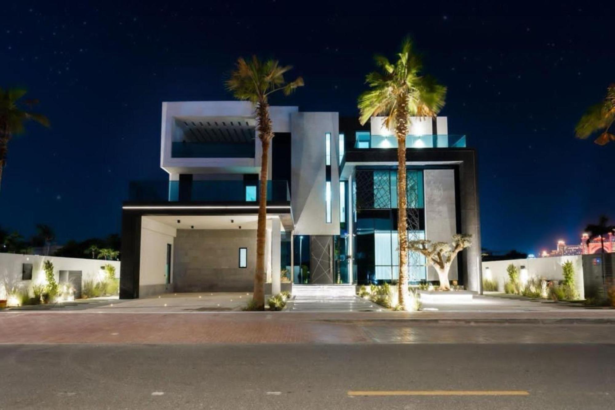 Villa World Class Luxurious 8 Bdr - In Palm Jumeriah Dubai