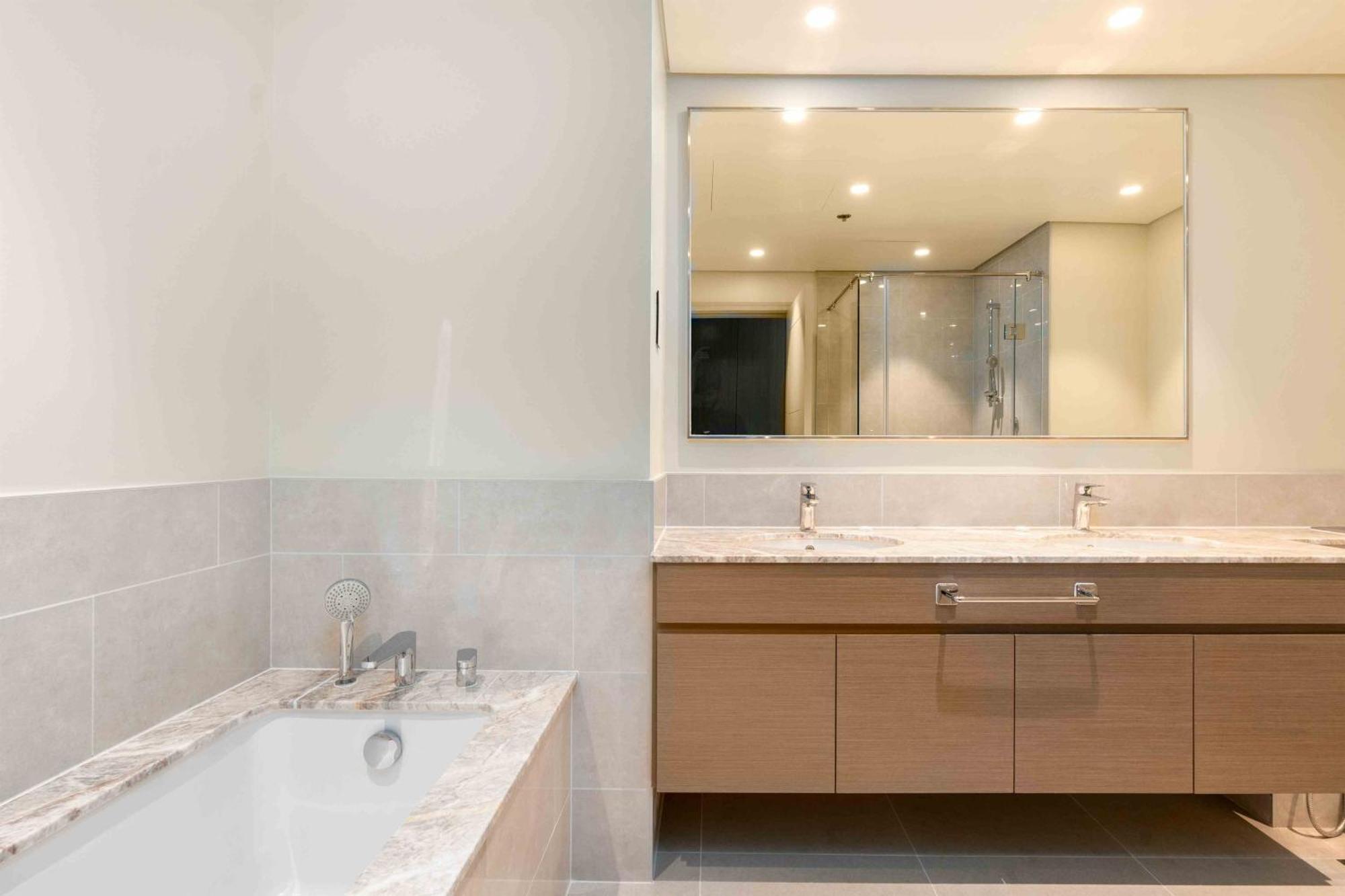 Elegant Escapes - 3b In Heart Of Downtown, * Dubai