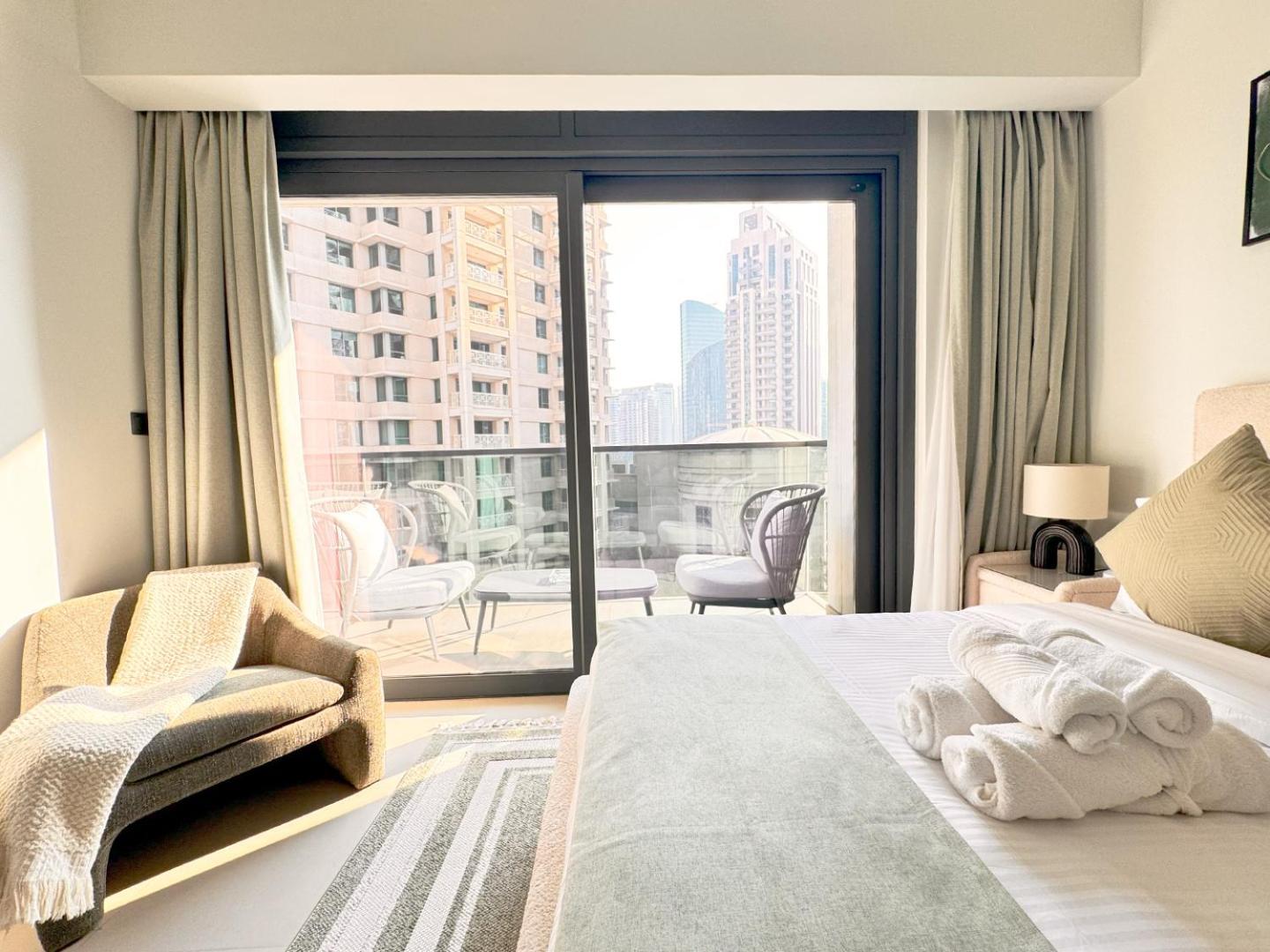 Avalonstay - Luxury 1br In Downtown Dubai-brand New-burj Khalifa & Fountain Views From Pool Apartment Dubai