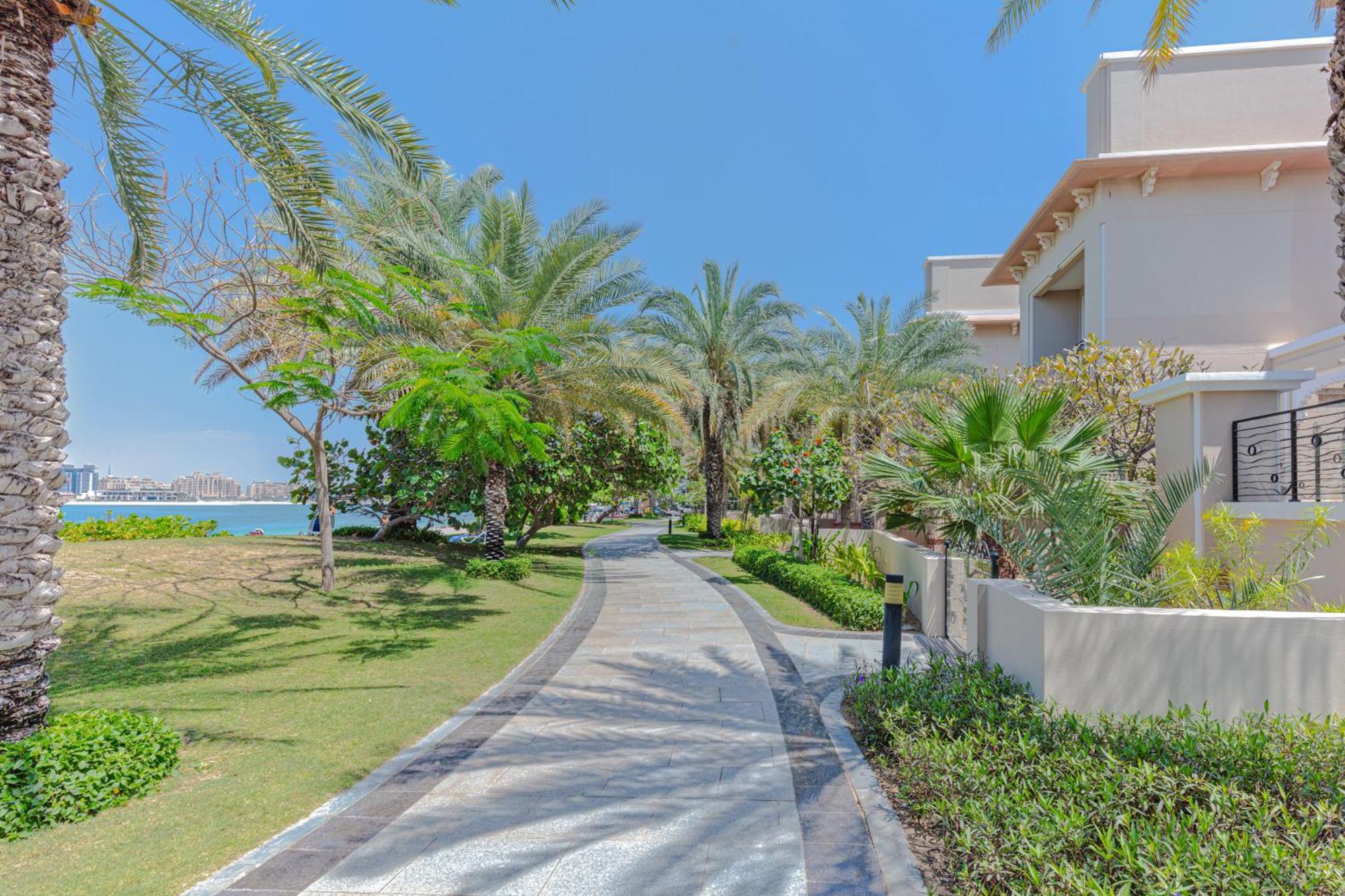 Spacious New 2 Bdr, Pool And Access Dubai