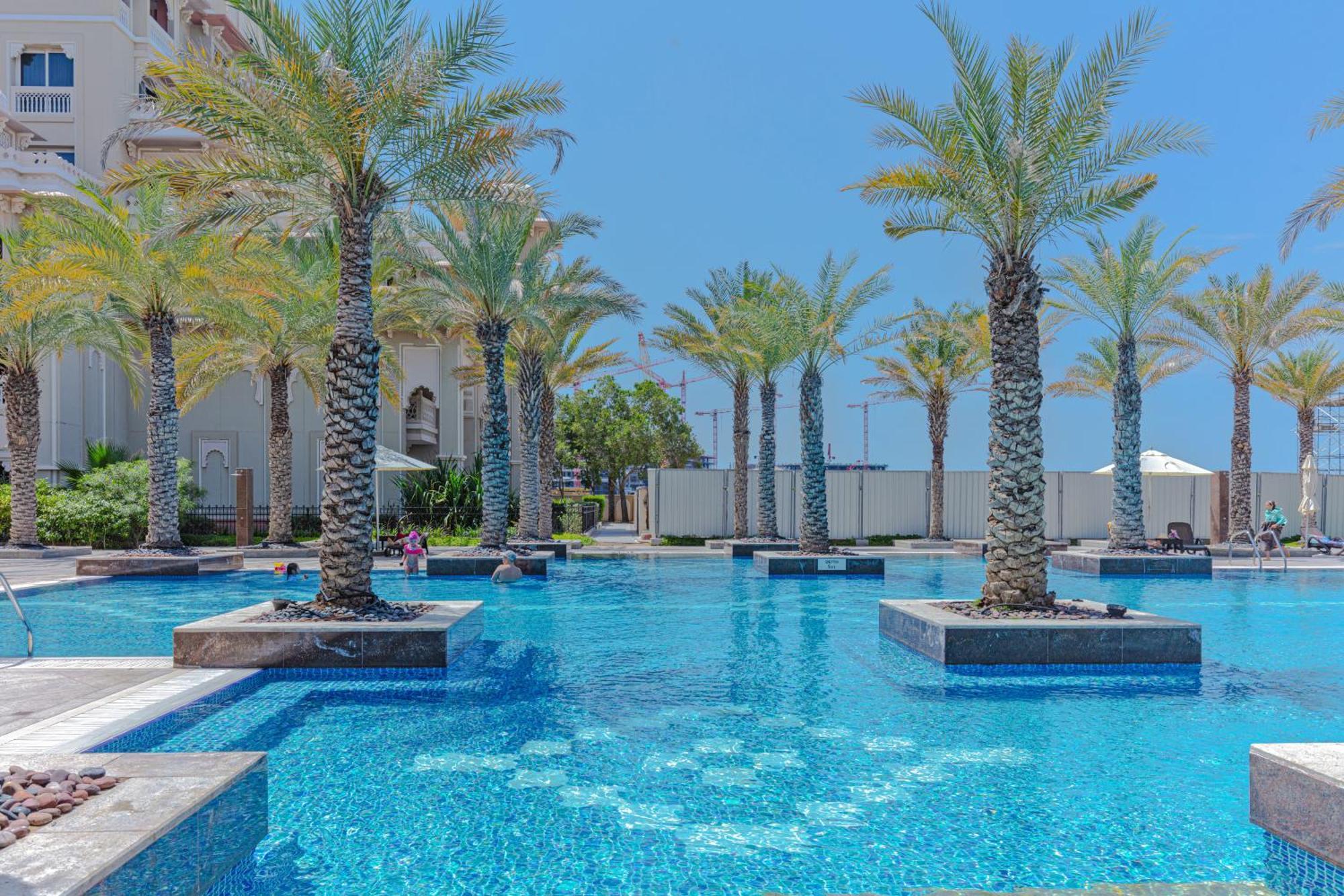 Spacious New 2 Bdr, Pool And Access * Dubai
