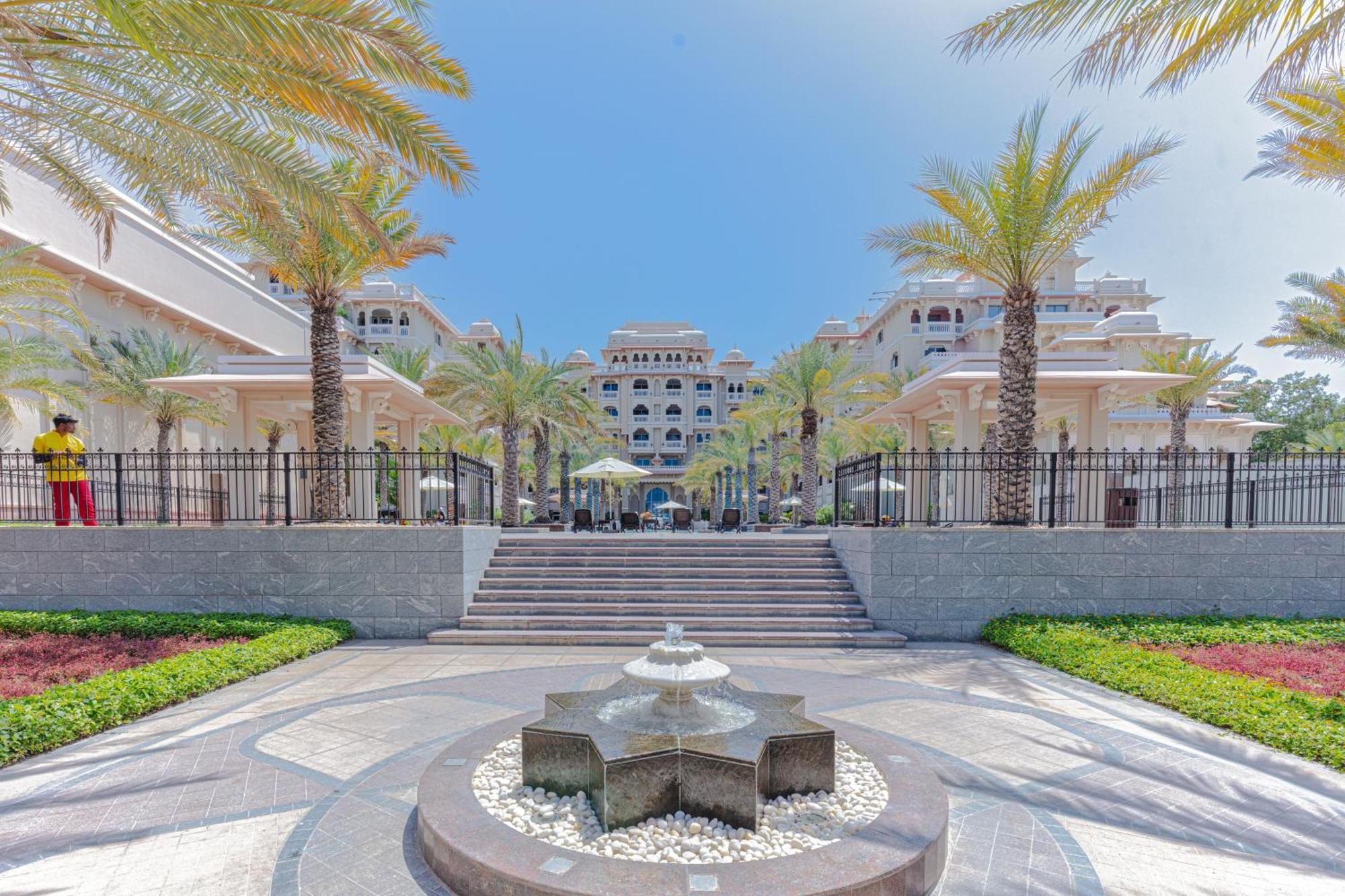 Spacious New 2 Bdr, Pool And Access