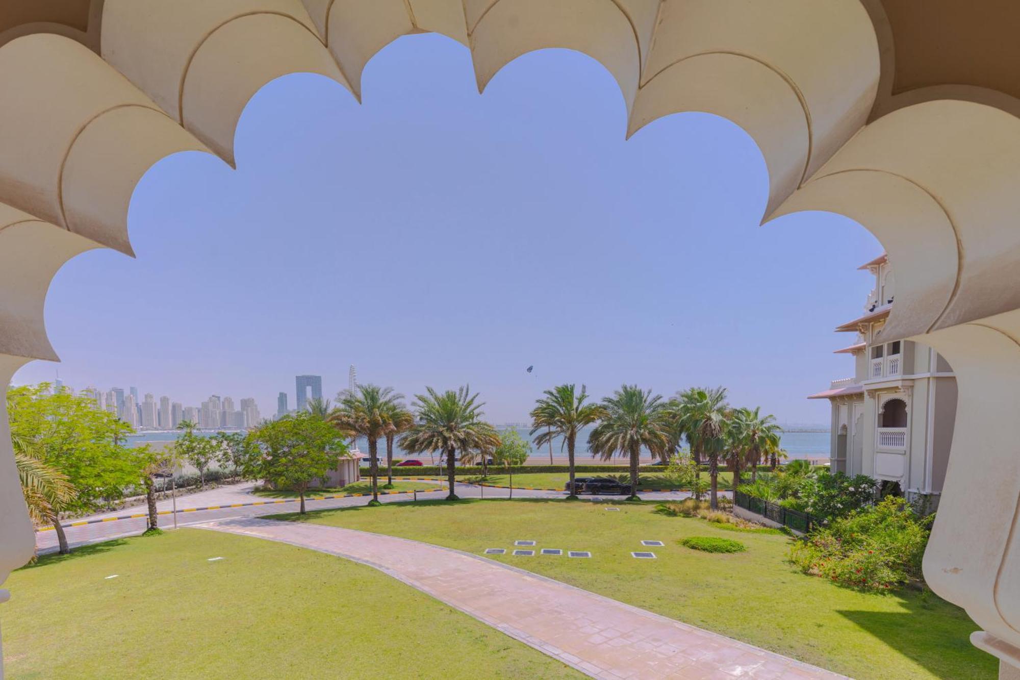Spacious New 2 Bdr, Pool And Access * Dubai