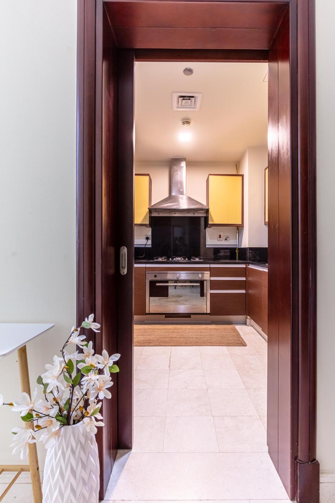 Spacious New 2 Bdr, Pool And Access Apartment Dubai