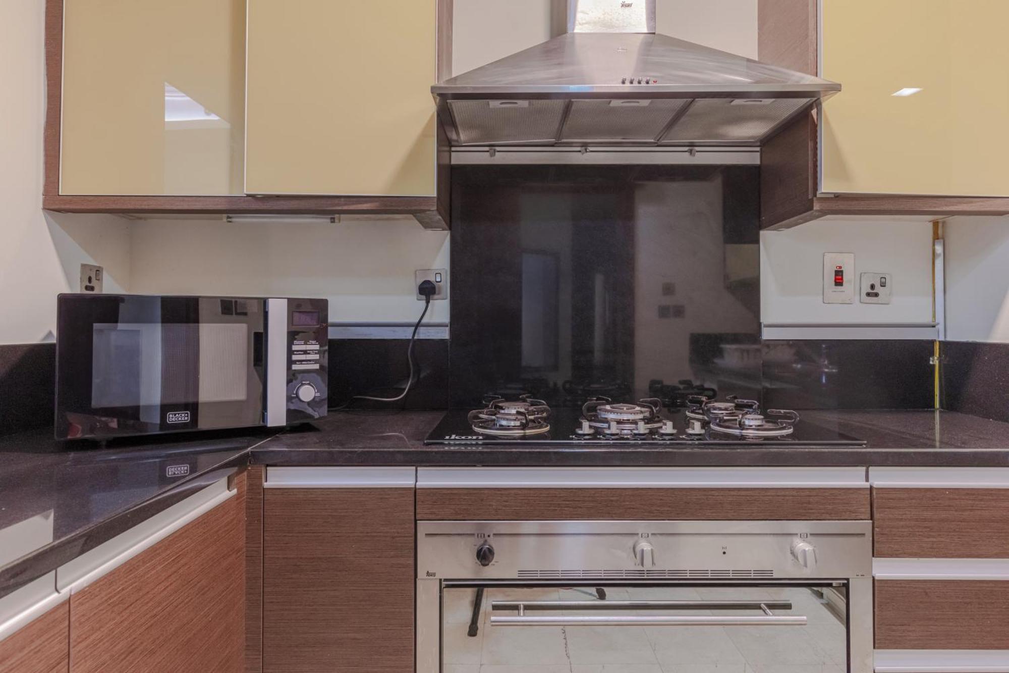 Spacious New 2 Bdr, Pool And Access Dubai