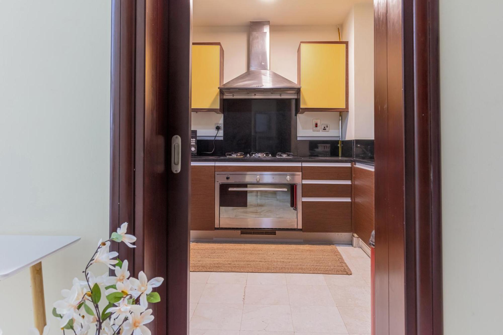 Apartment Spacious New 2 Bdr, Pool And Access