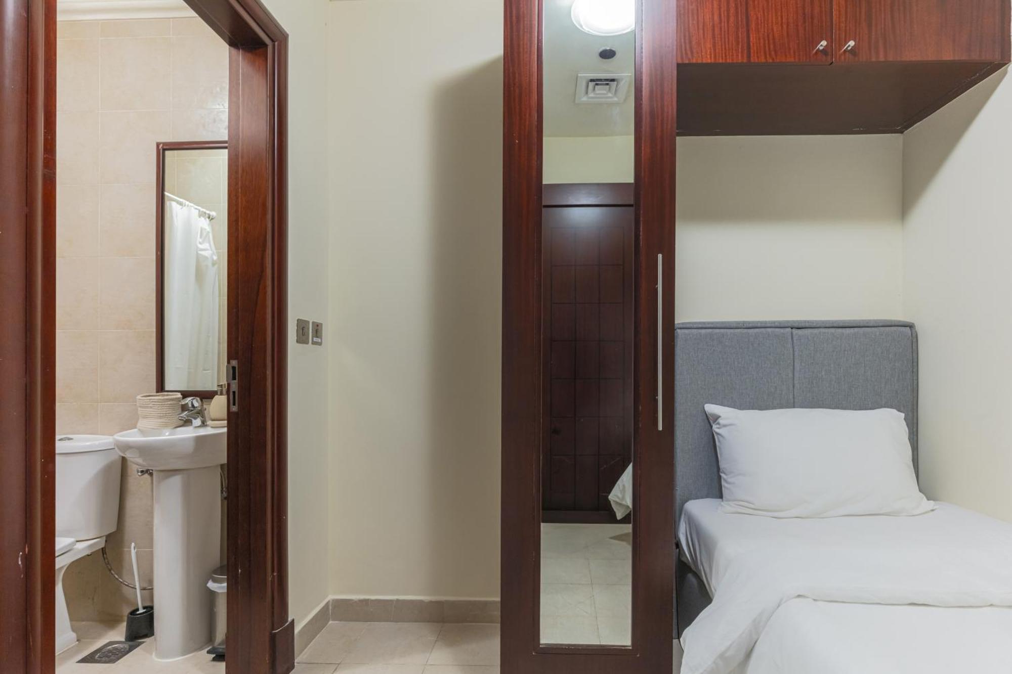 Spacious New 2 Bdr, Pool And Access * Dubai