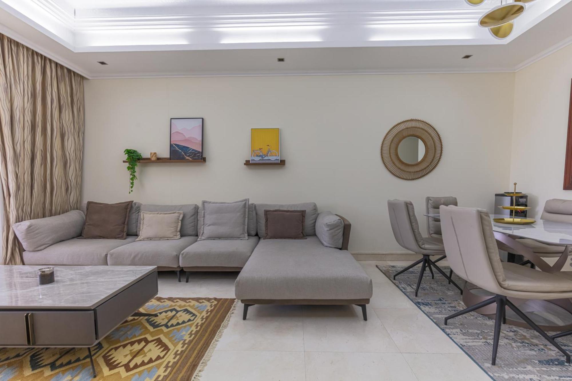 Spacious New 2 Bdr, Pool And Access *