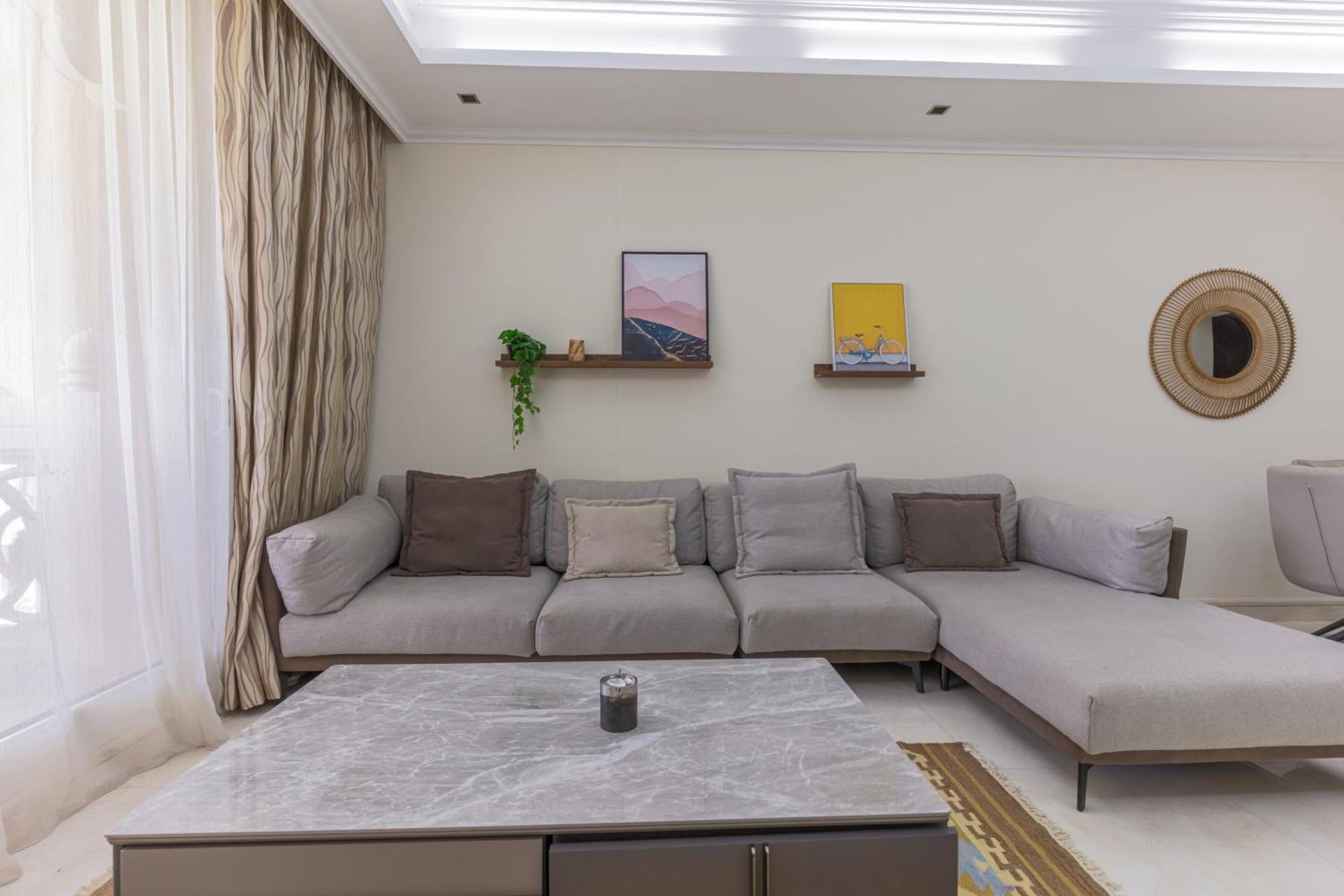Spacious New 2 Bdr, Pool And Access *