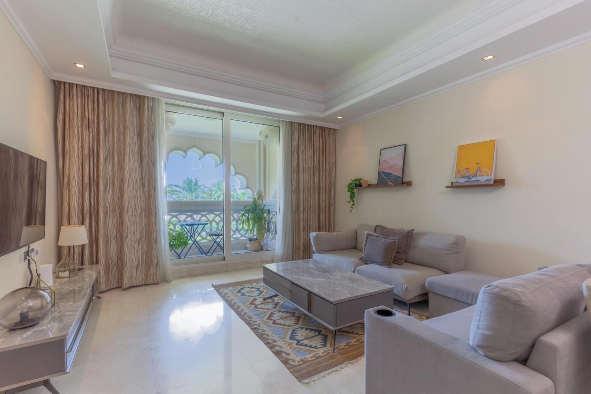 Spacious New 2 Bdr, Pool And Access Apartment Dubai