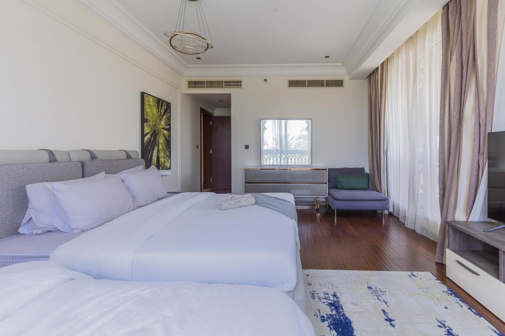 Spacious New 2 Bdr, Pool And Access Apartment Dubai