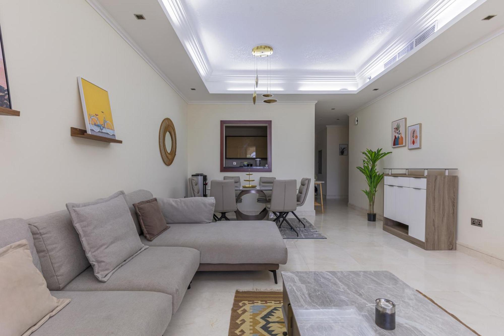 Spacious New 2 Bdr, Pool And Access