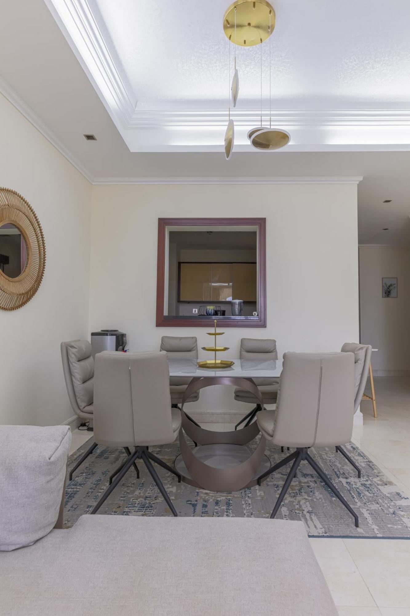 Apartment Spacious New 2 Bdr, Pool And Access Dubai