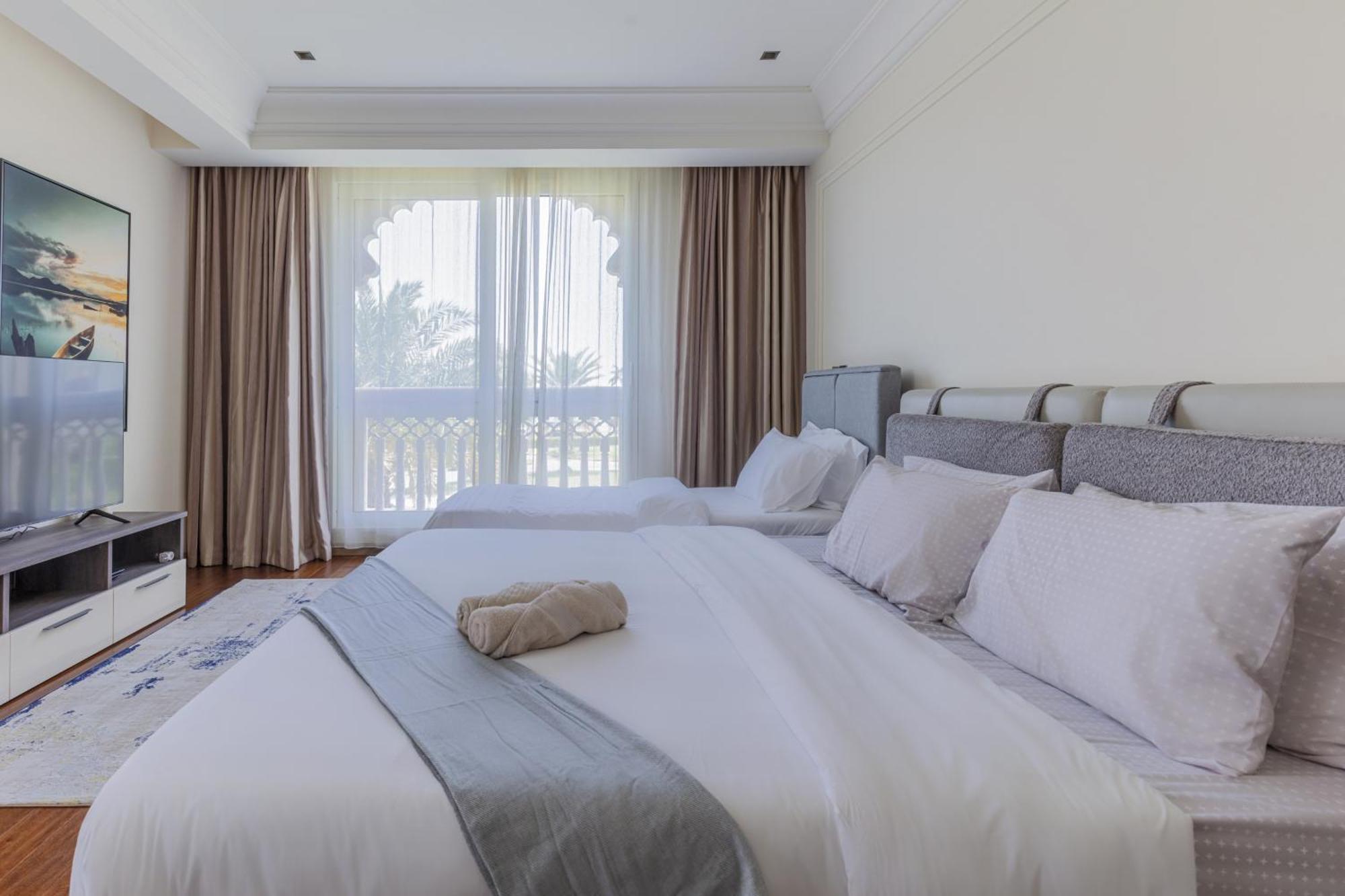 Apartment Spacious New 2 Bdr, Pool And Access Dubai