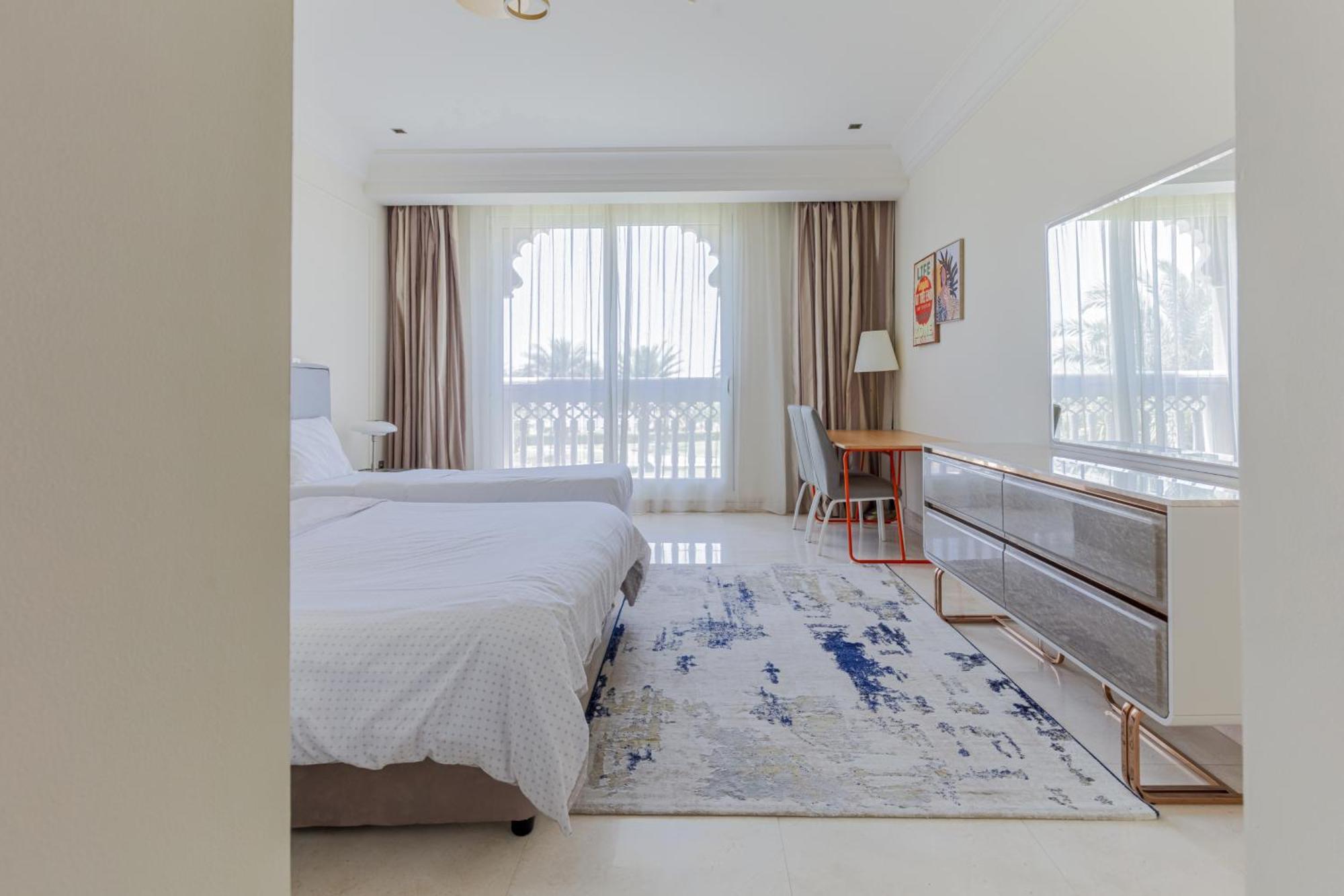 Spacious New 2 Bdr, Pool And Access Dubai
